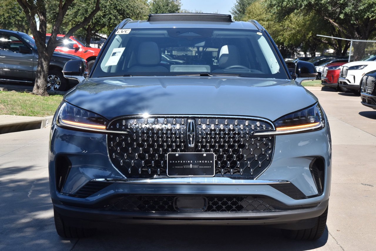 New 2026 Lincoln Aviator Reserve AWD/4WD image 2