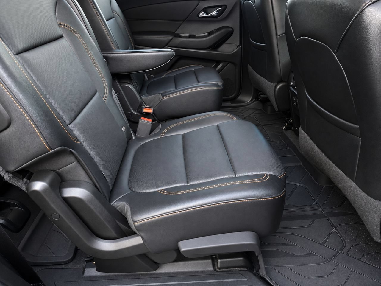 Used 2019 Chevrolet Traverse Premier w/ Redline Edition FWD image 38