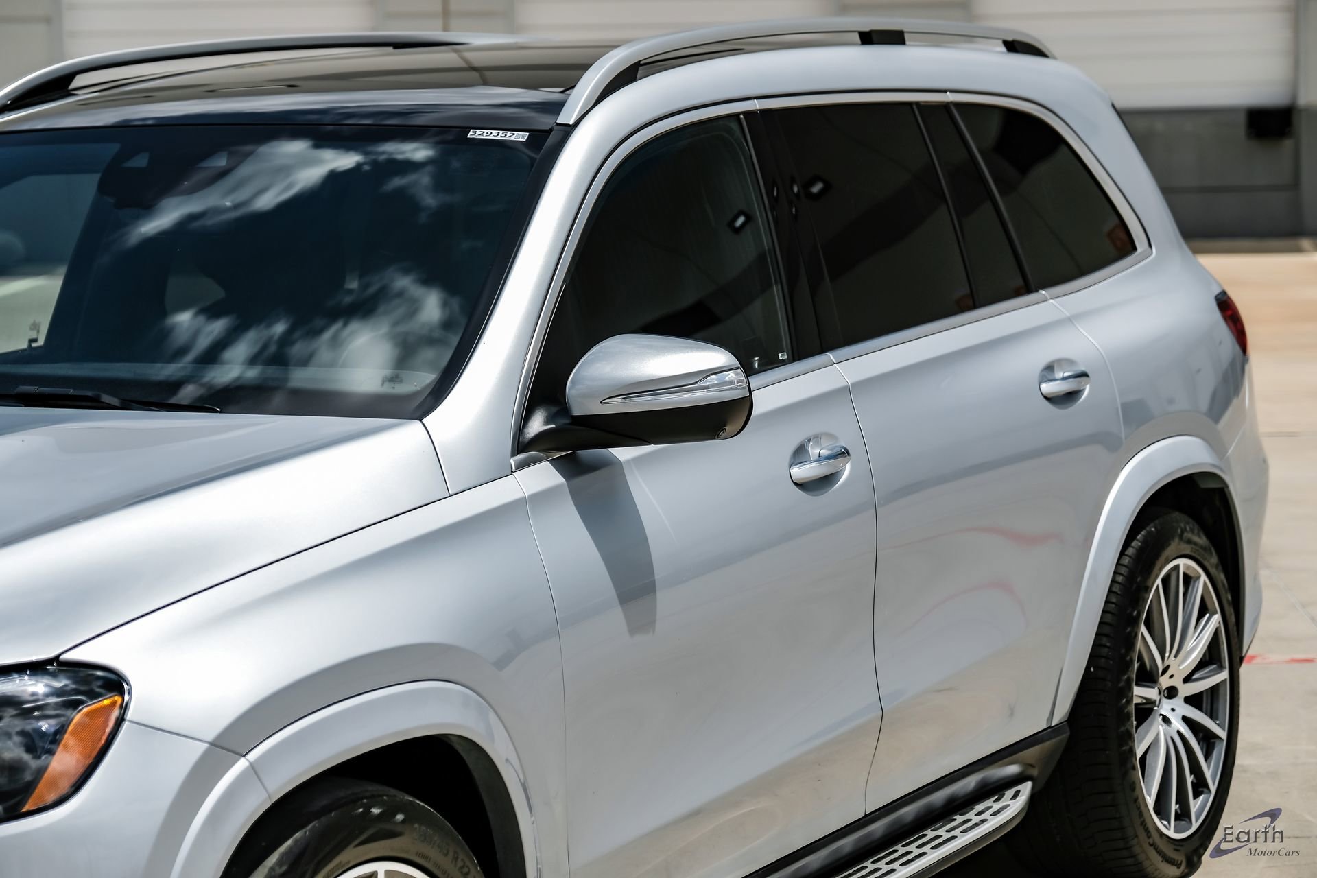 Used 2025 Mercedes-Benz GLS 580 4MATIC image 27