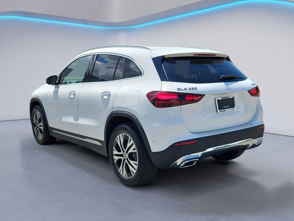 Used 2025 Mercedes-Benz GLA 250 4MATIC image 5