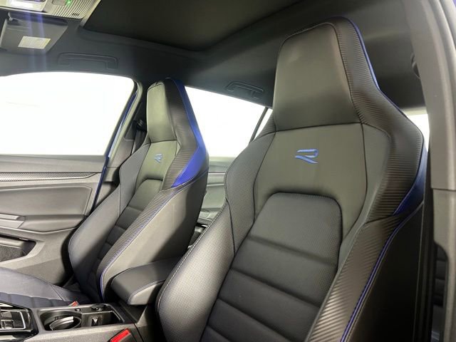 Used 2025 Volkswagen Golf R Black Edition image 20