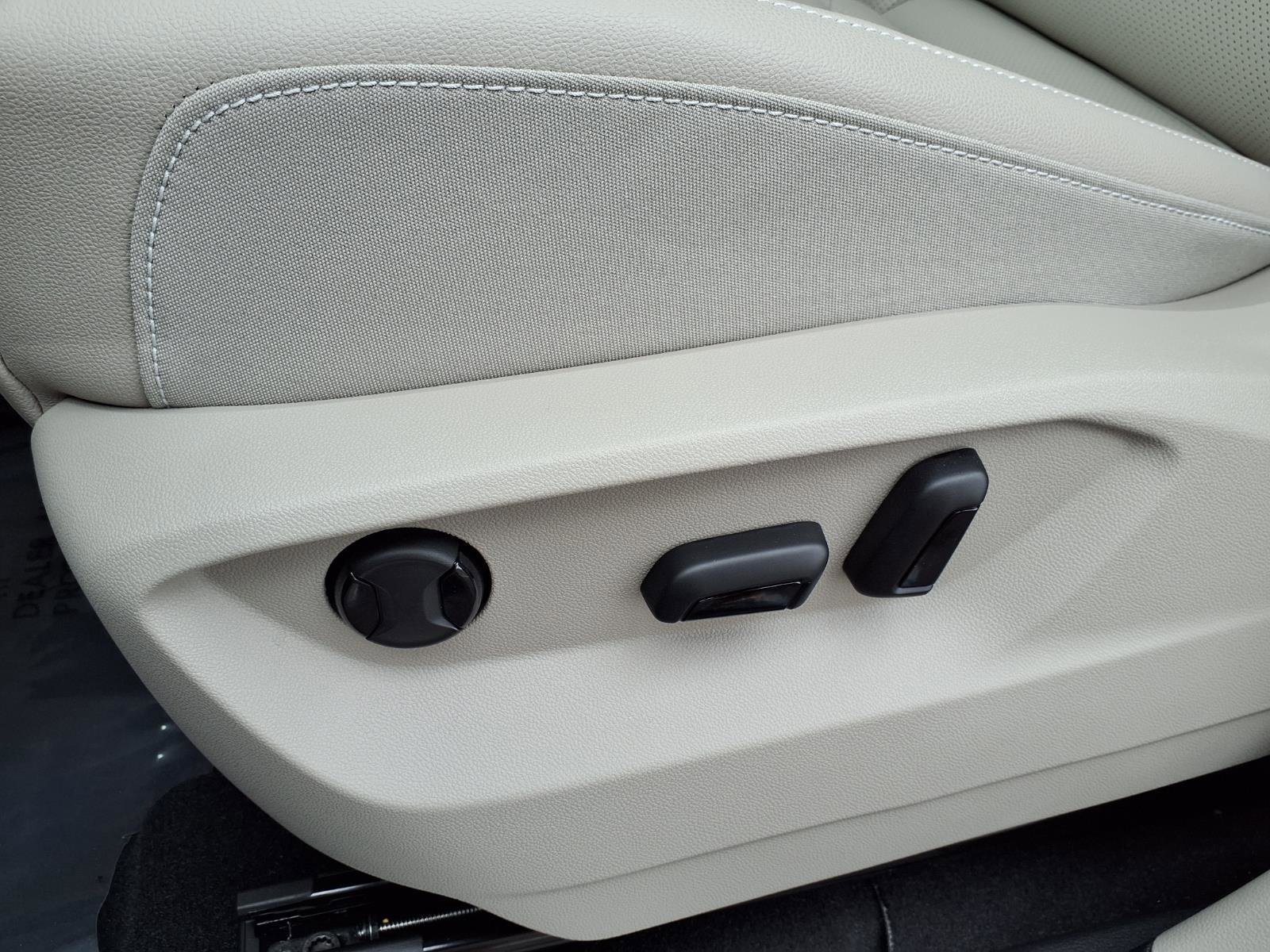 New 2026 Volkswagen Atlas SE image 10