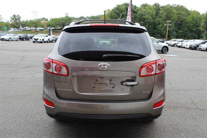 Used 2012 Hyundai Santa Fe Limited w/ Navigation Pkg 4 FWD image 4