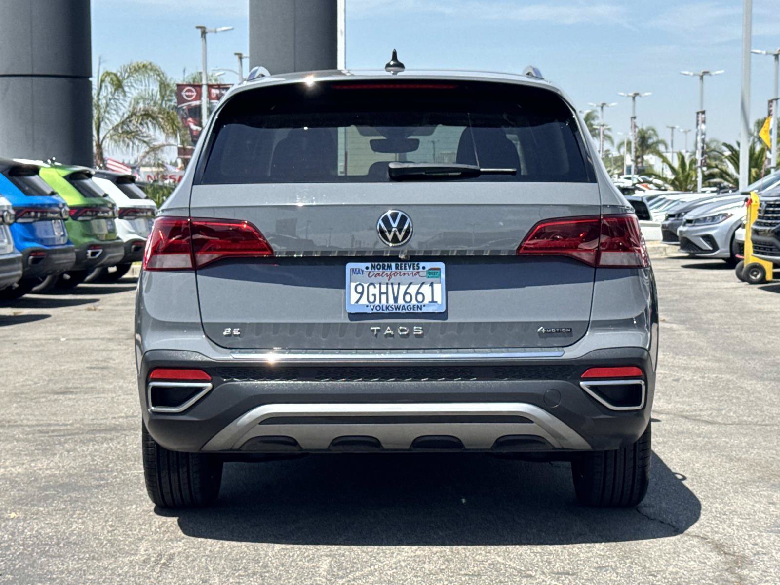 Certified 2023 Volkswagen Taos SE w/ Panoramic Sunroof Package AWD/4WD image 4