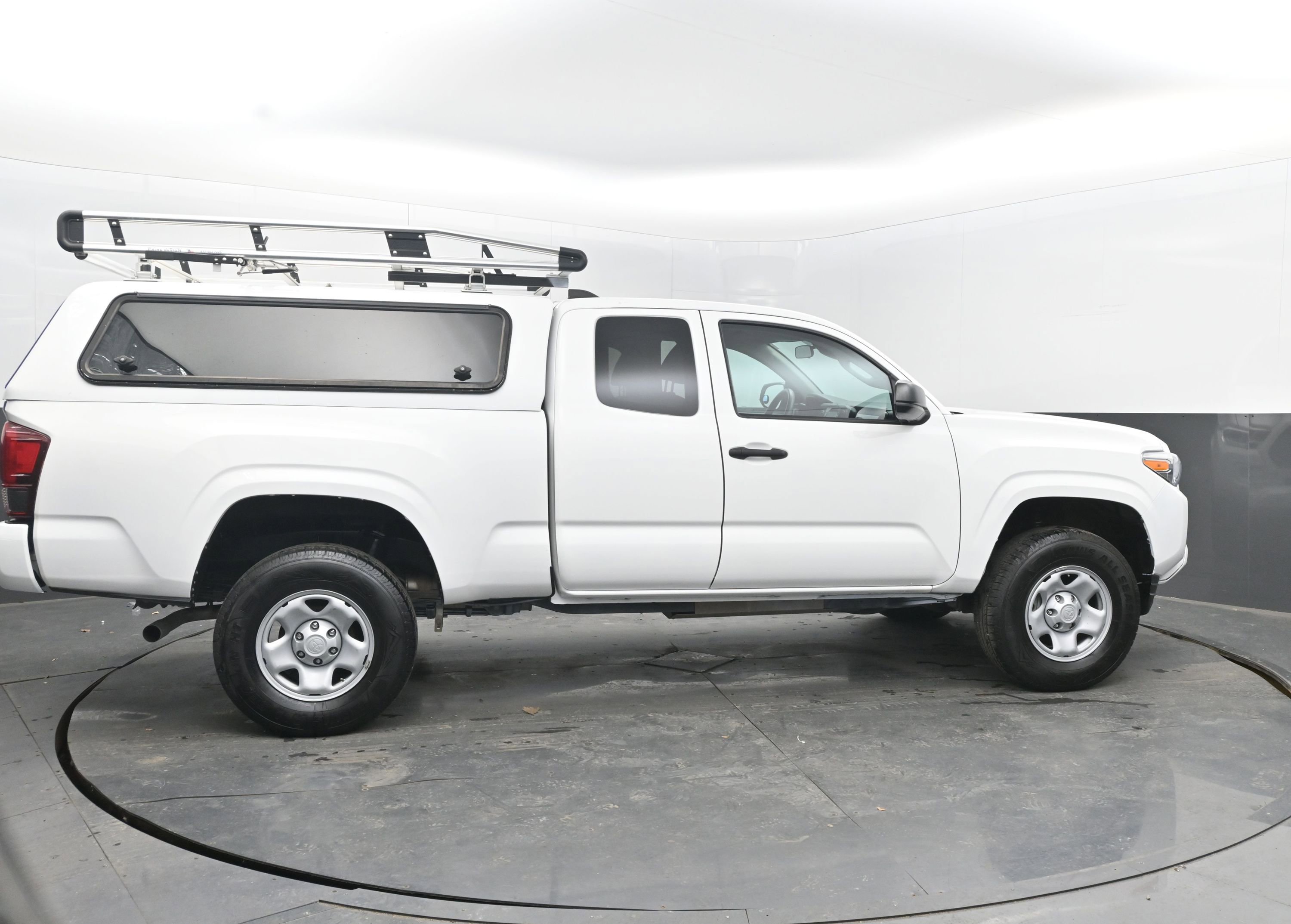 Used 2022 Toyota Tacoma SR image 8