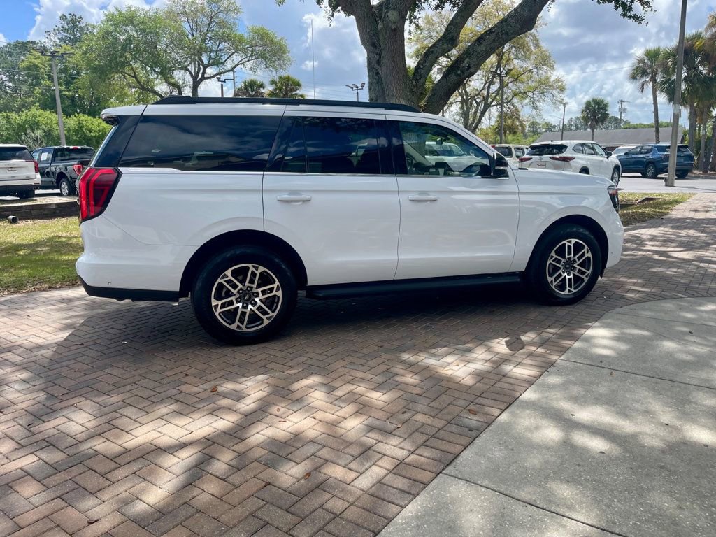 Used 2025 Ford Expedition Active image 7