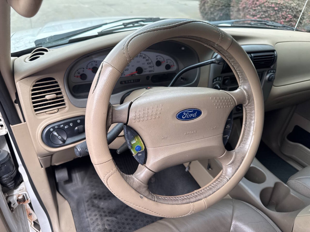 Used 2005 Ford Explorer Sport Trac XLT AWD/4WD image 21