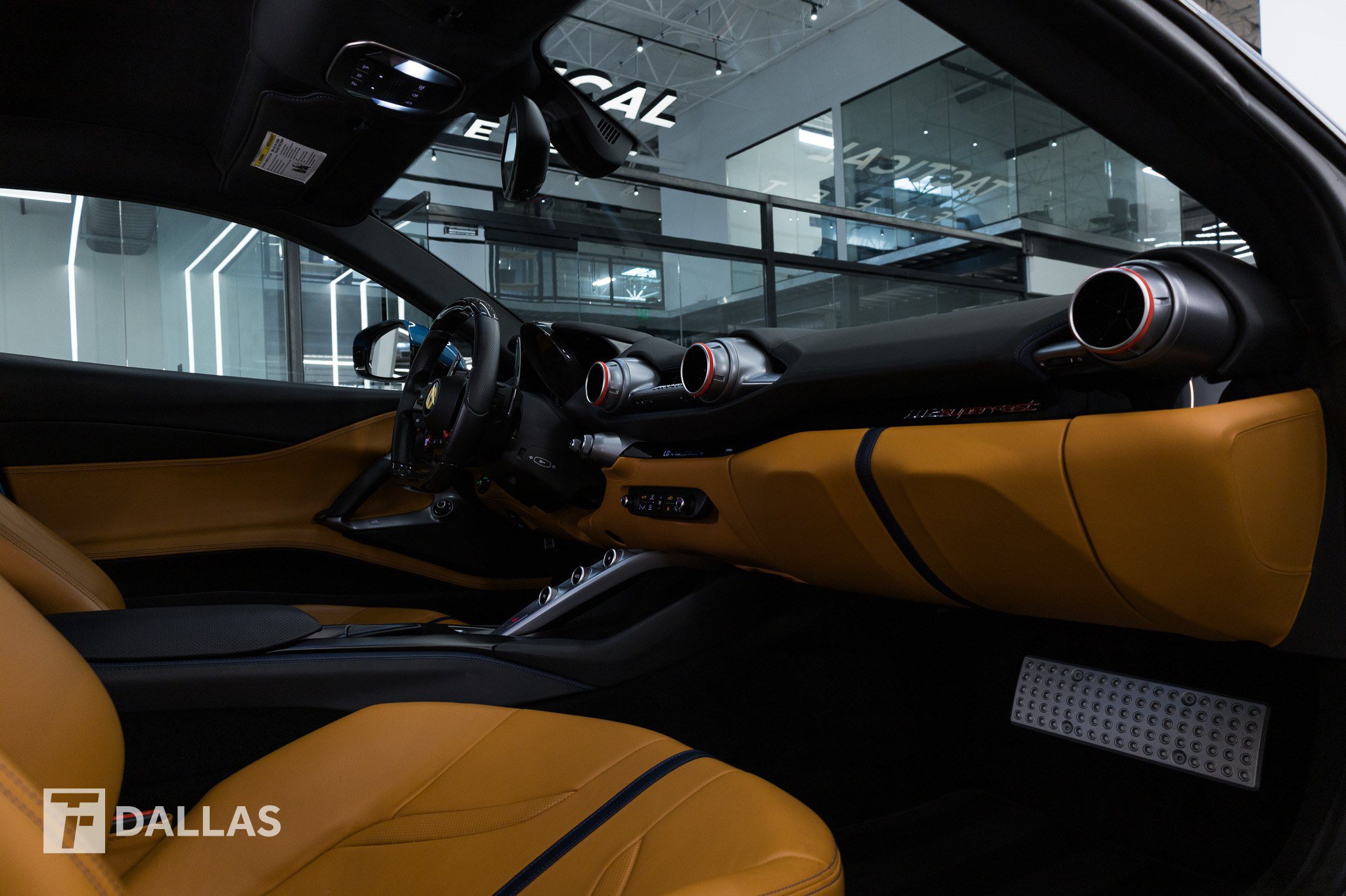 Used 2018 Ferrari 812 Superfast RWD image 49