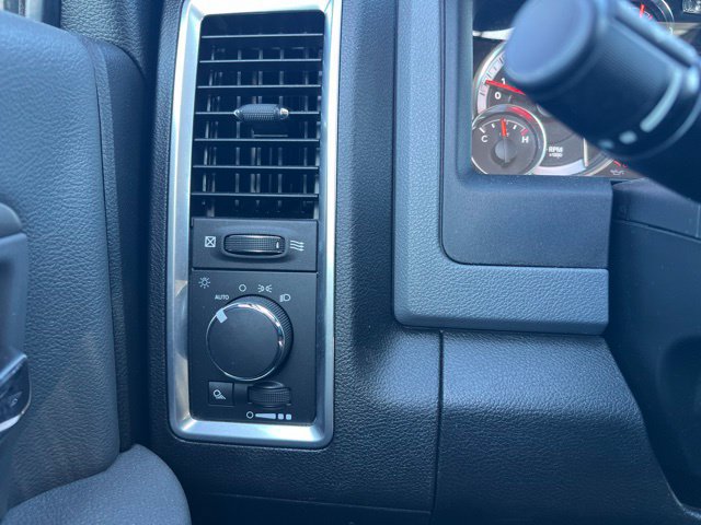 Used 2020 RAM 1500 Classic SLT w/ Luxury Group AWD/4WD image 24