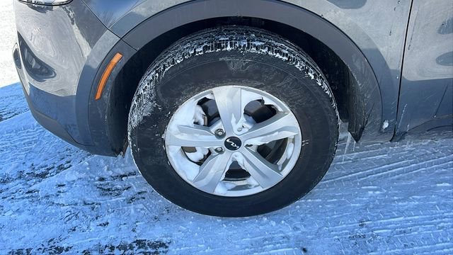 Used 2023 Kia Sorento LX image 5