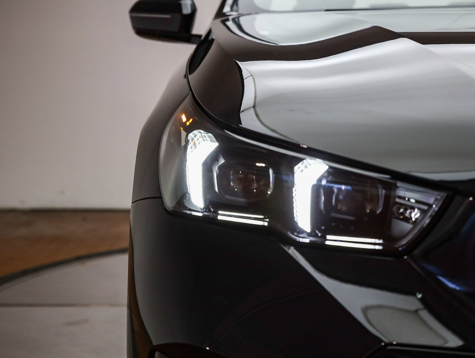 New 2026 BMW i5 eDrive40 w/ M Sport Package AWD/4WD image 5