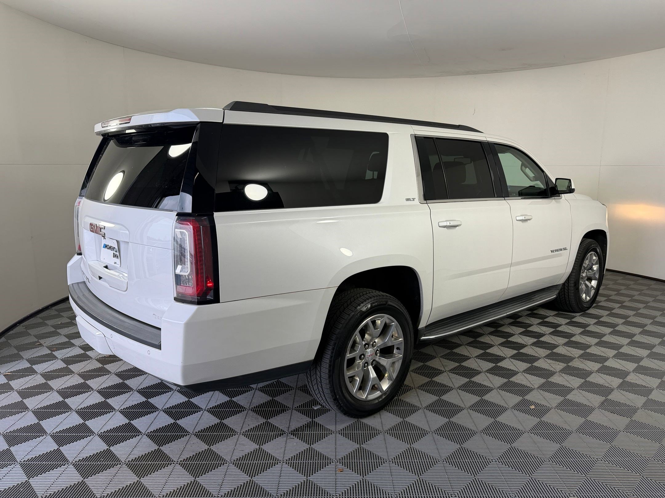 Used 2017 GMC Yukon XL SLT w/ Open Road Package RWD image 9