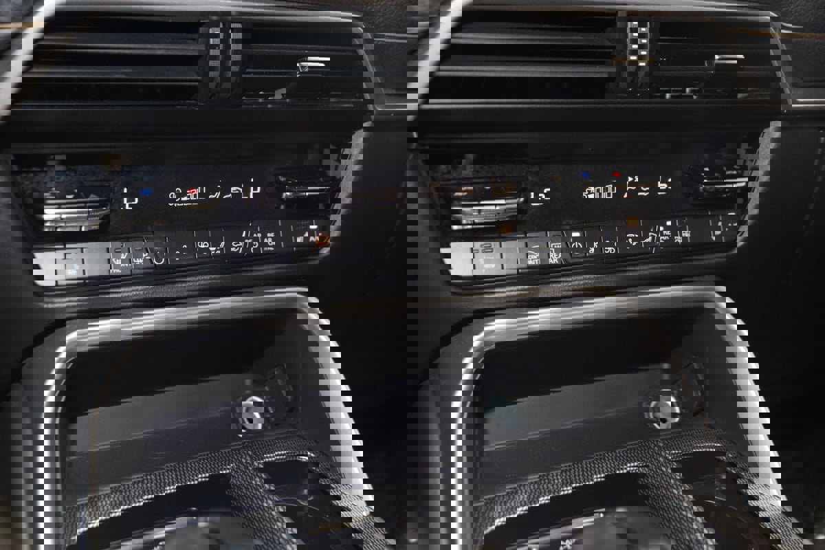 Used 2024 MAZDA CX-90 Plug-In Hybrid w/ Premium Pkg image 32