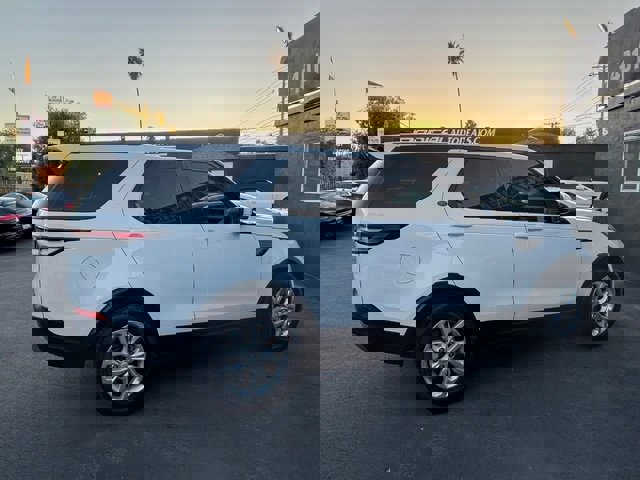 Used 2017 Land Rover Discovery SE image 25