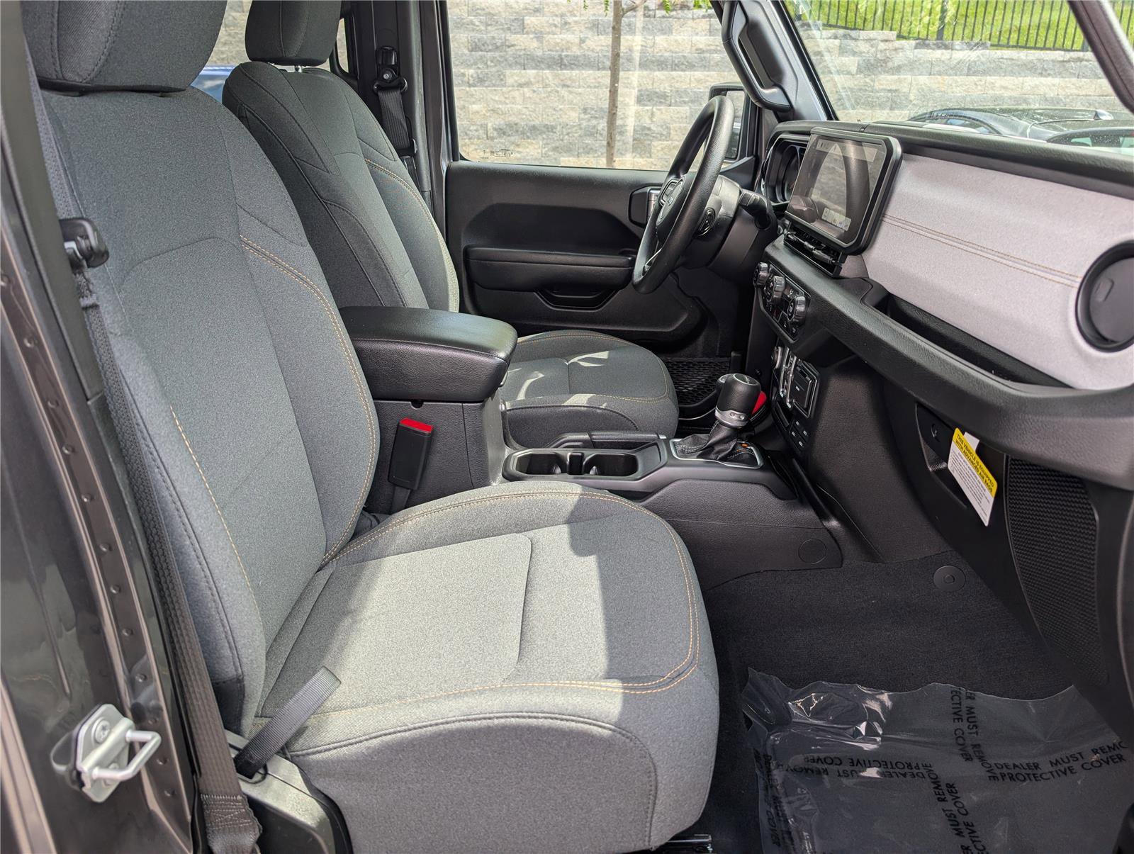 Used 2025 Jeep Gladiator Sport AWD/4WD image 11