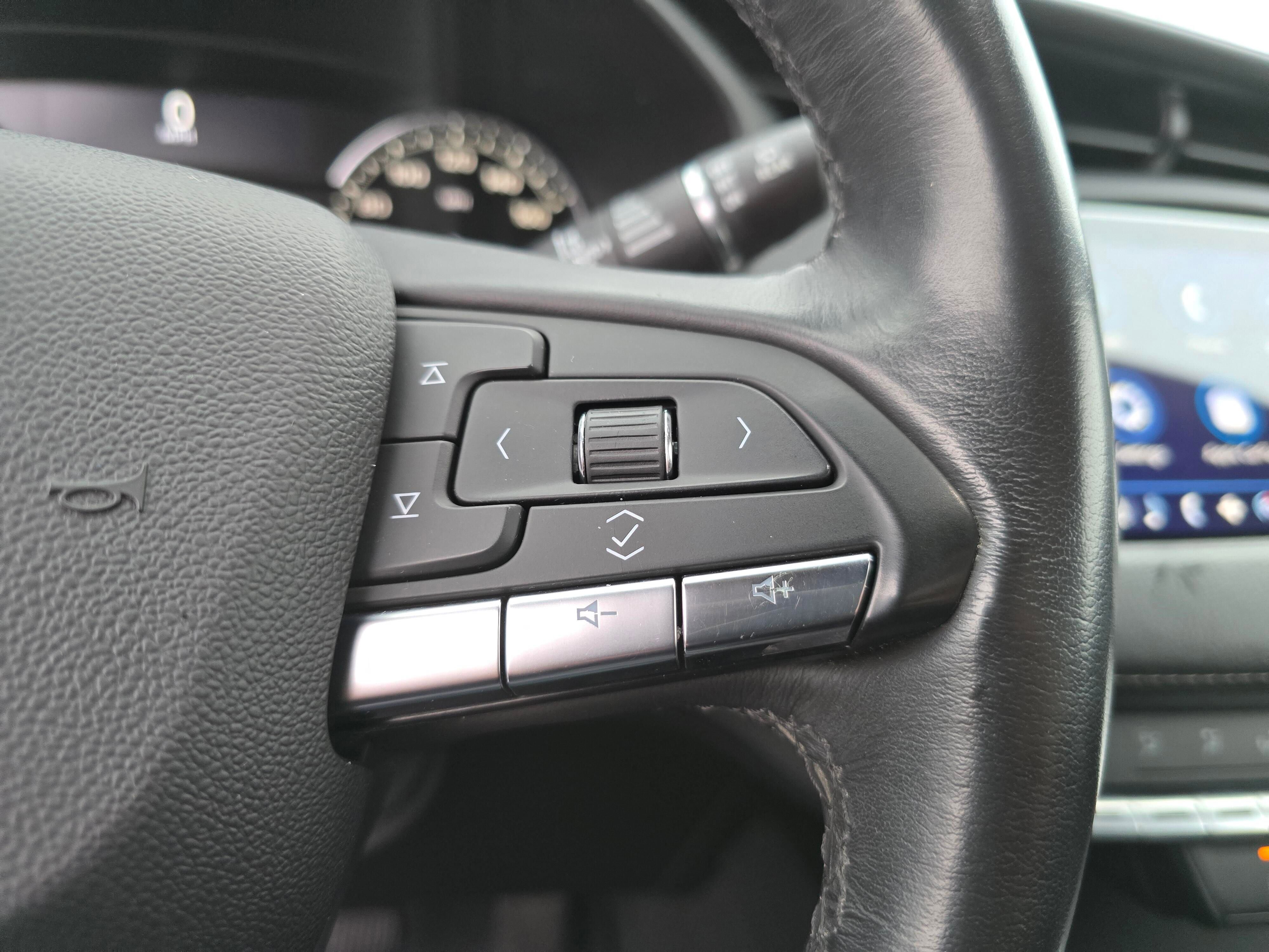 Used 2020 Cadillac XT4 Premium Luxury image 21