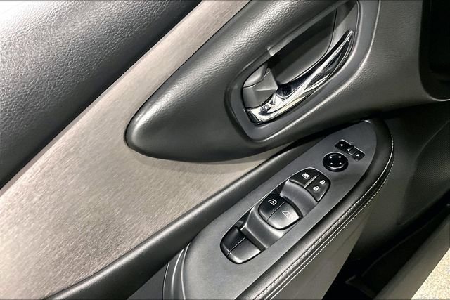 Used 2024 Nissan Murano SV image 38