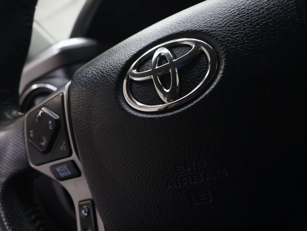 Used 2020 Toyota Tacoma SR5 AWD/4WD image 21