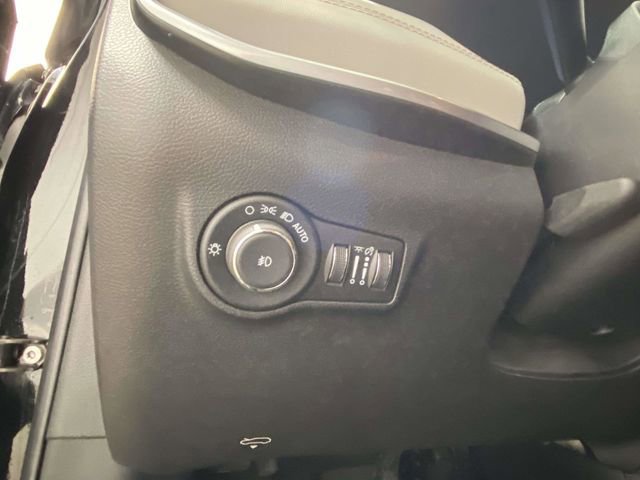 Used 2024 Jeep Compass Limited image 20