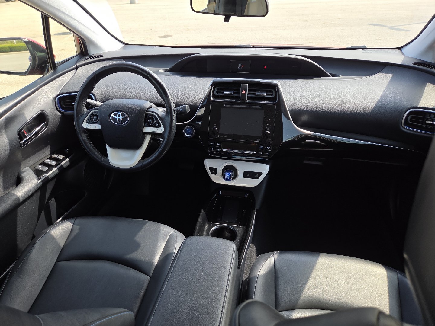 Used 2018 Toyota Prius Three Touring FWD image 21