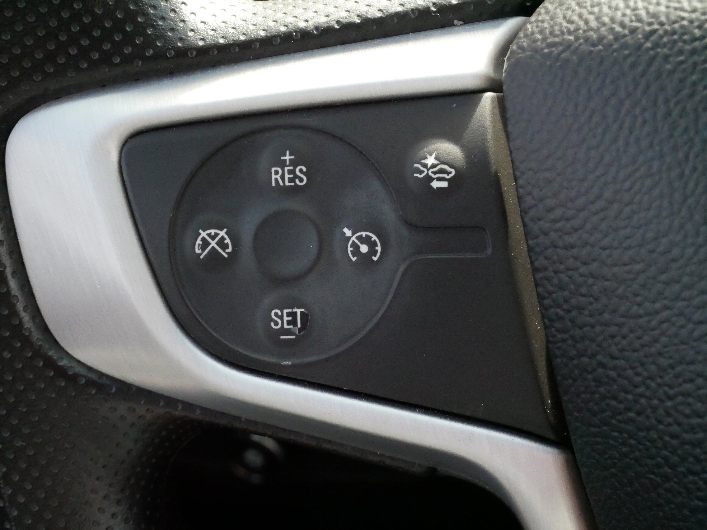 Used 2024 GMC Terrain SLE image 26