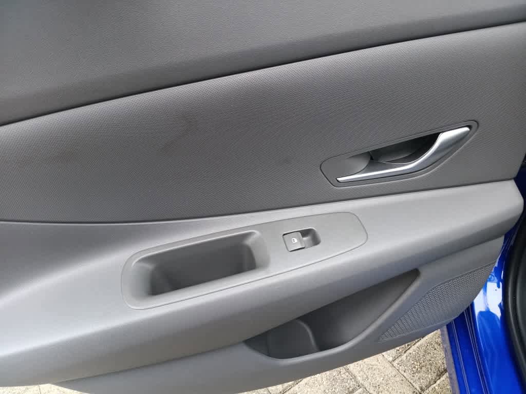 Used 2024 Hyundai Elantra SEL image 21