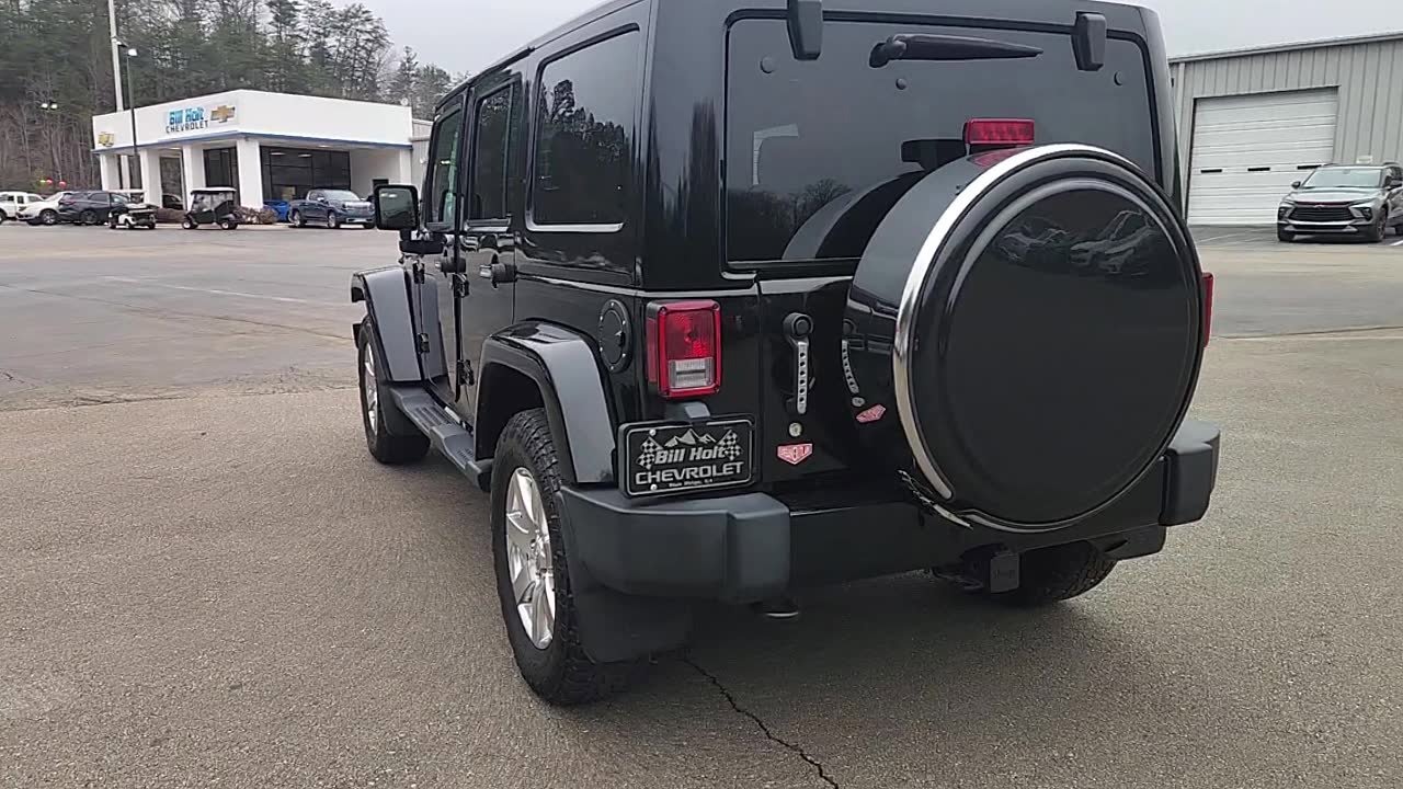 Used 2016 Jeep Wrangler Unlimited Sahara w/ Connectivity Group image 5