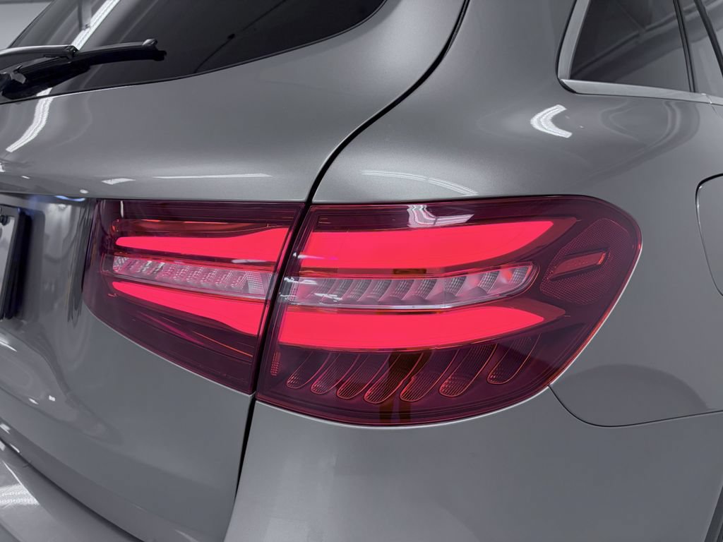 Used 2019 Mercedes-Benz GLC 300 image 9