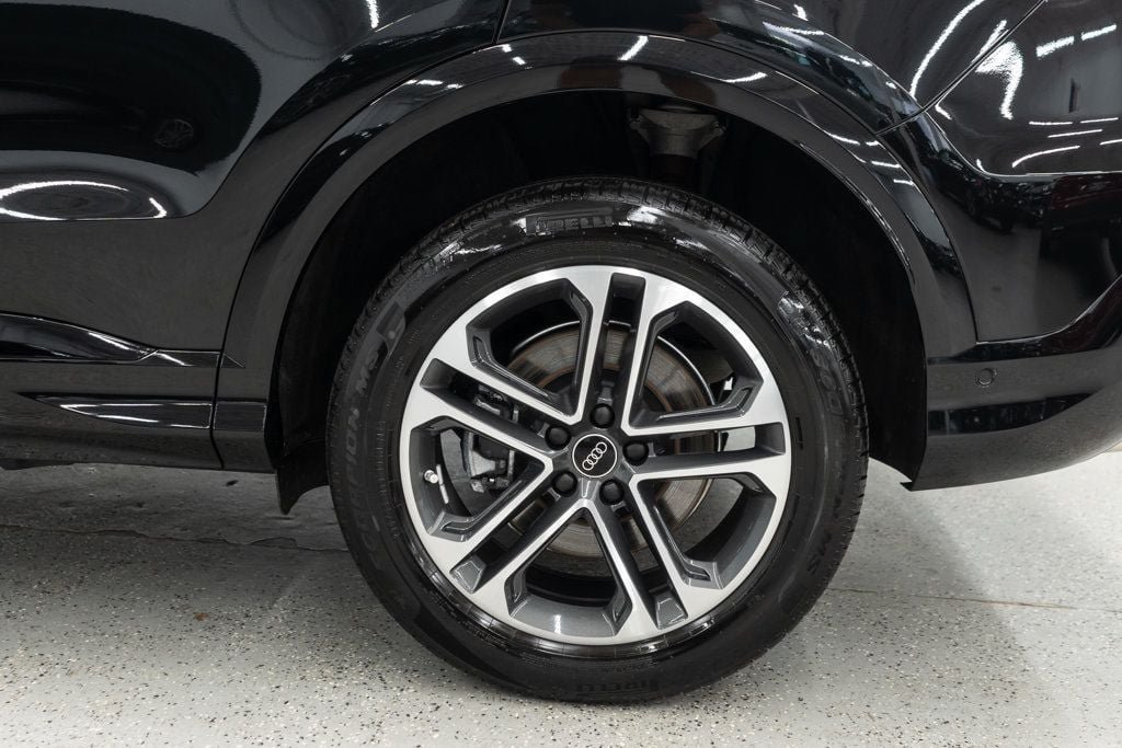 Used 2025 Audi Q5 Premium AWD/4WD image 38