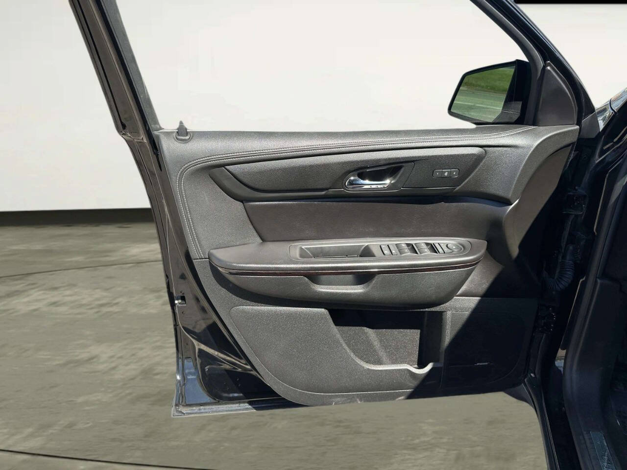 Used 2017 Chevrolet Traverse Premier AWD/4WD image 10