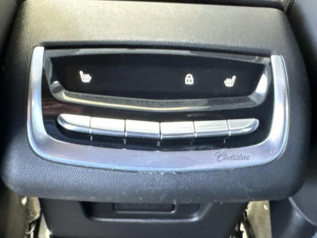 Used 2023 Cadillac XT6 Sport w/ LPO, ONYX Package image 16