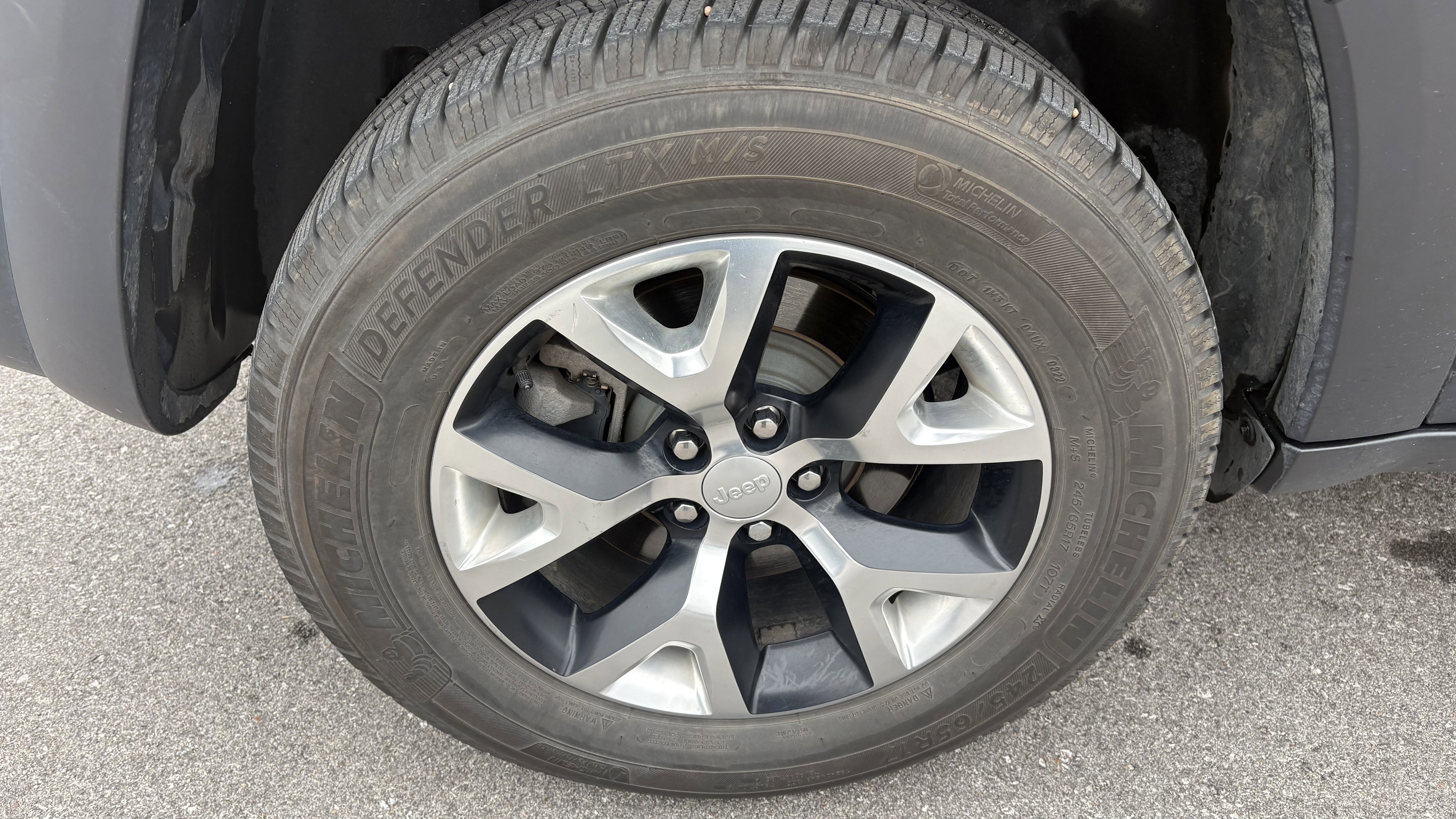 Used 2018 Jeep Cherokee Trailhawk w/ Quick Order Package 27L image 14