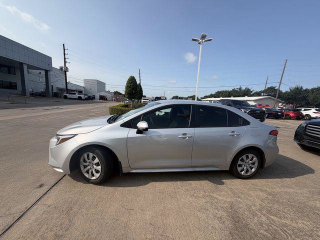Certified 2025 Toyota Corolla LE FWD image 8