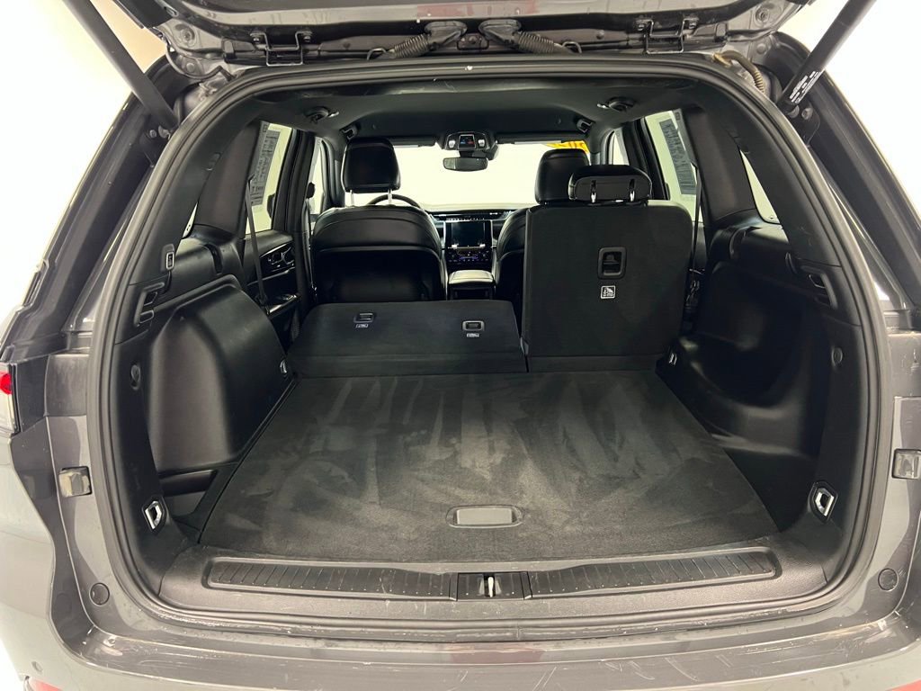 Used 2022 Jeep Grand Cherokee Altitude image 29