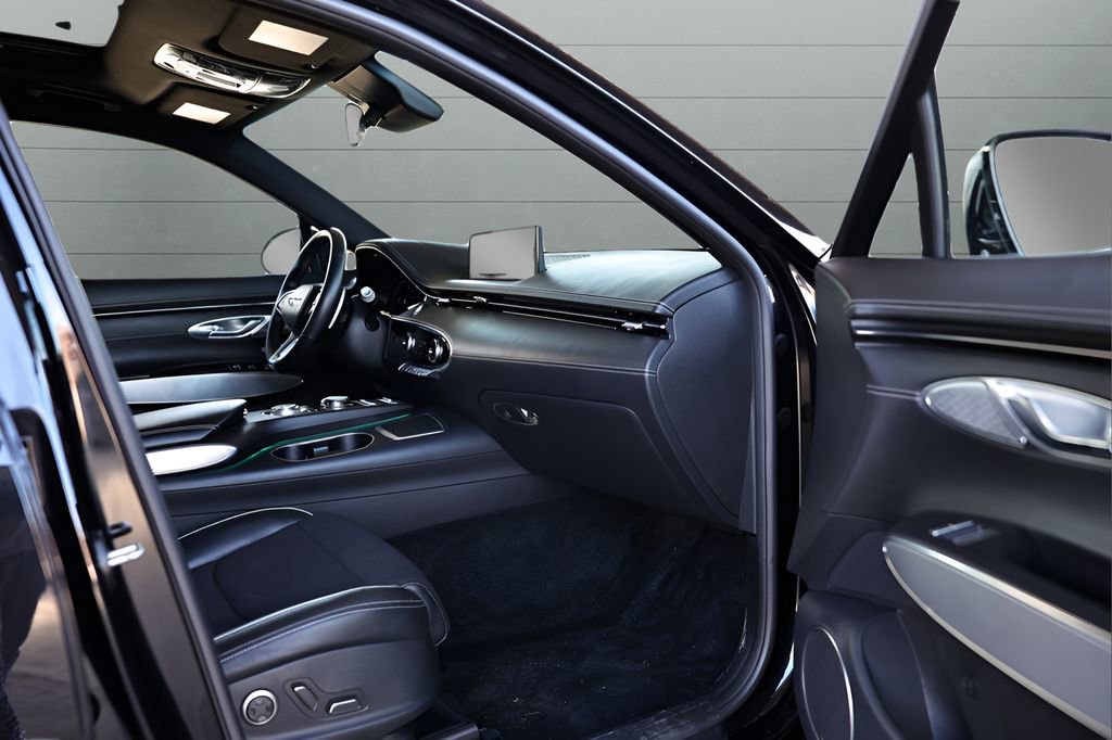 Used 2023 Genesis GV70 2.5T w/ Sport Prestige Package image 66