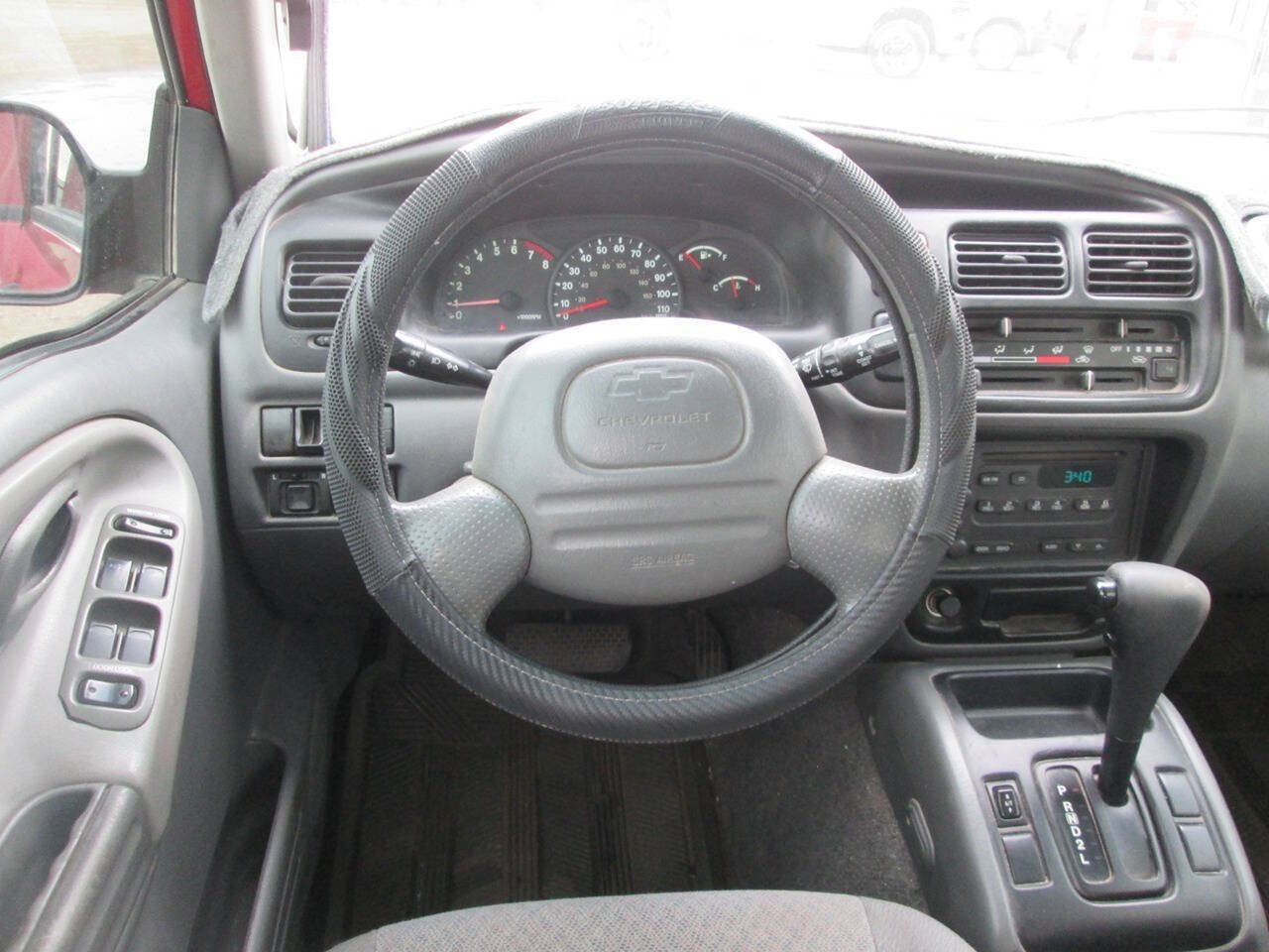 Used 2003 Chevrolet Tracker 4WD w/ Preferred Equipment Group image 15