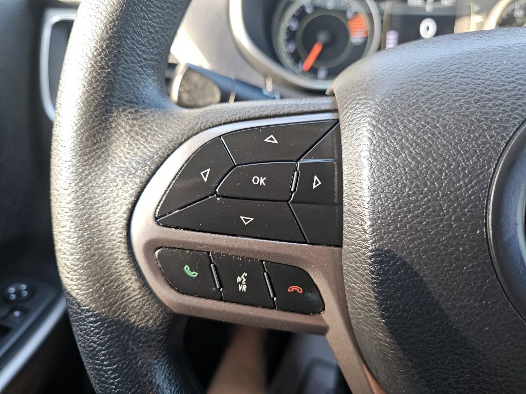 Used 2019 Jeep Cherokee Latitude w/ Popular Appearance Group image 26