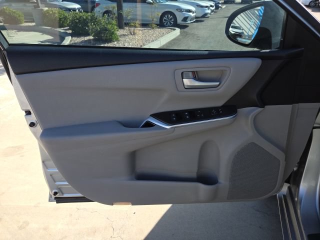 Used 2017 Toyota Camry LE FWD image 14