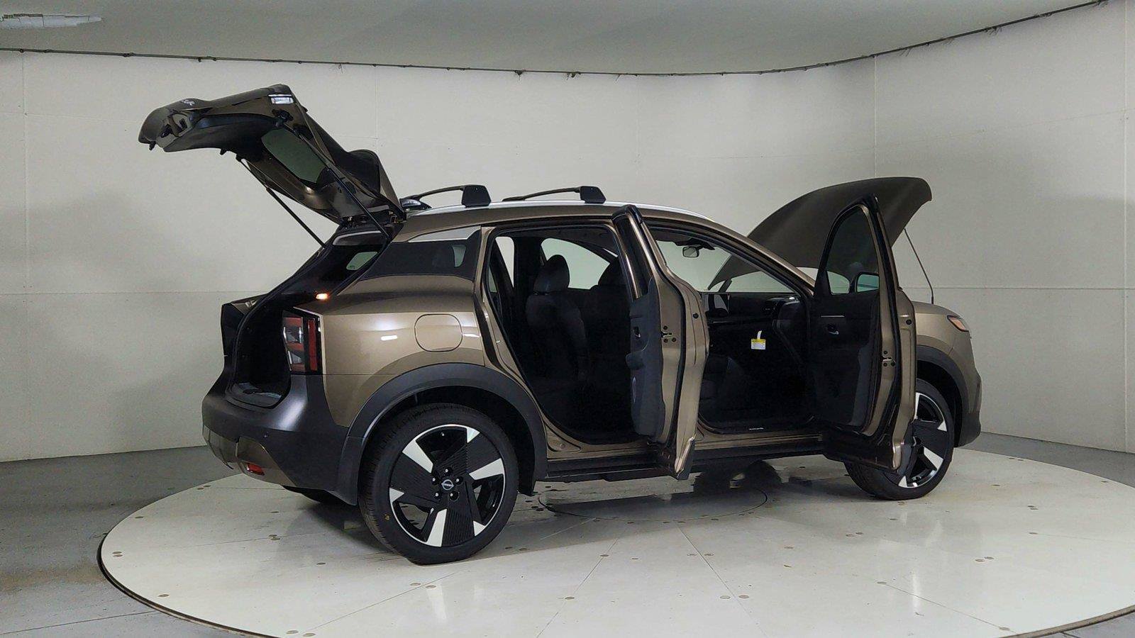 Used 2026 Nissan Kicks SR w/ Illumination Package AWD/4WD image 12