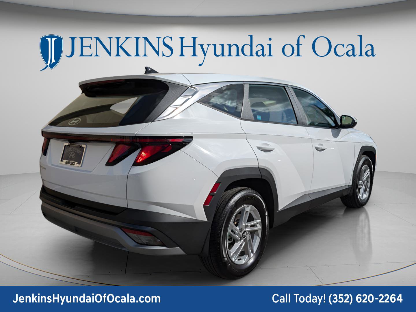 Used 2025 Hyundai Tucson SE FWD image 3