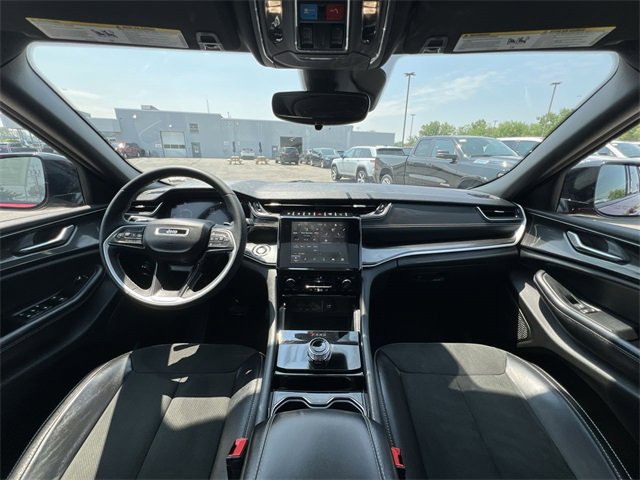 Used 2023 Jeep Grand Cherokee Altitude image 14