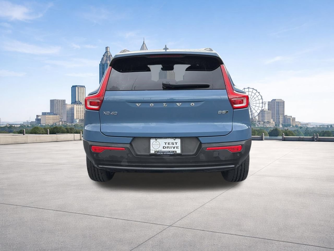 Used 2024 Volvo XC40 B5 Core AWD/4WD image 4