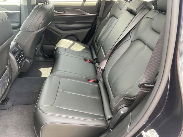 Used 2023 Jeep Grand Cherokee Limited image 11