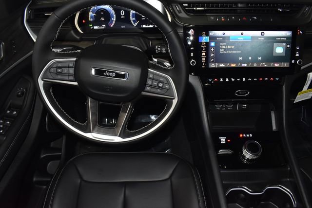 New 2026 Jeep Grand Cherokee Limited AWD/4WD image 13