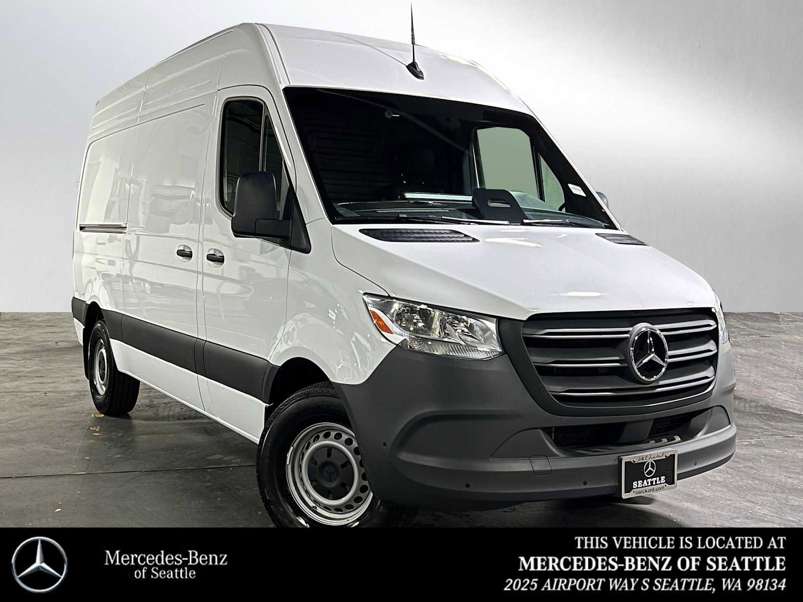 Used 2025 Mercedes-Benz Sprinter 2500 image 1