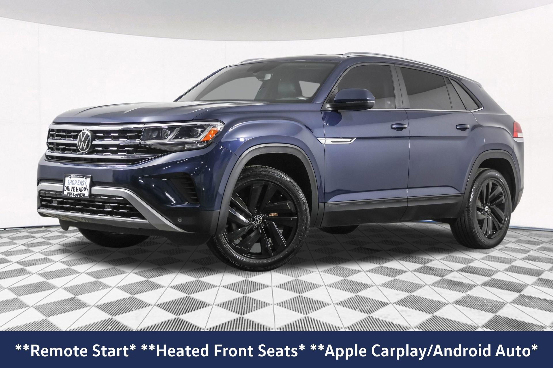 Used 2021 Volkswagen Atlas Cross Sport SE w/ 20" Black Wheels Package FWD image 2