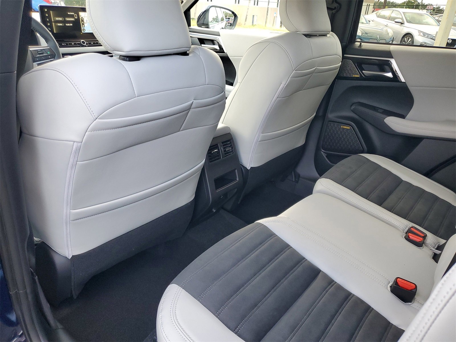 New 2025 Mitsubishi Outlander SE image 22
