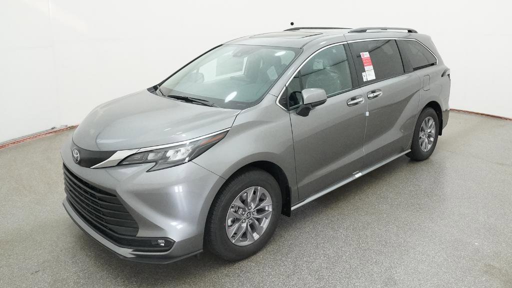 New 2026 Toyota Sienna XLE FWD image 29