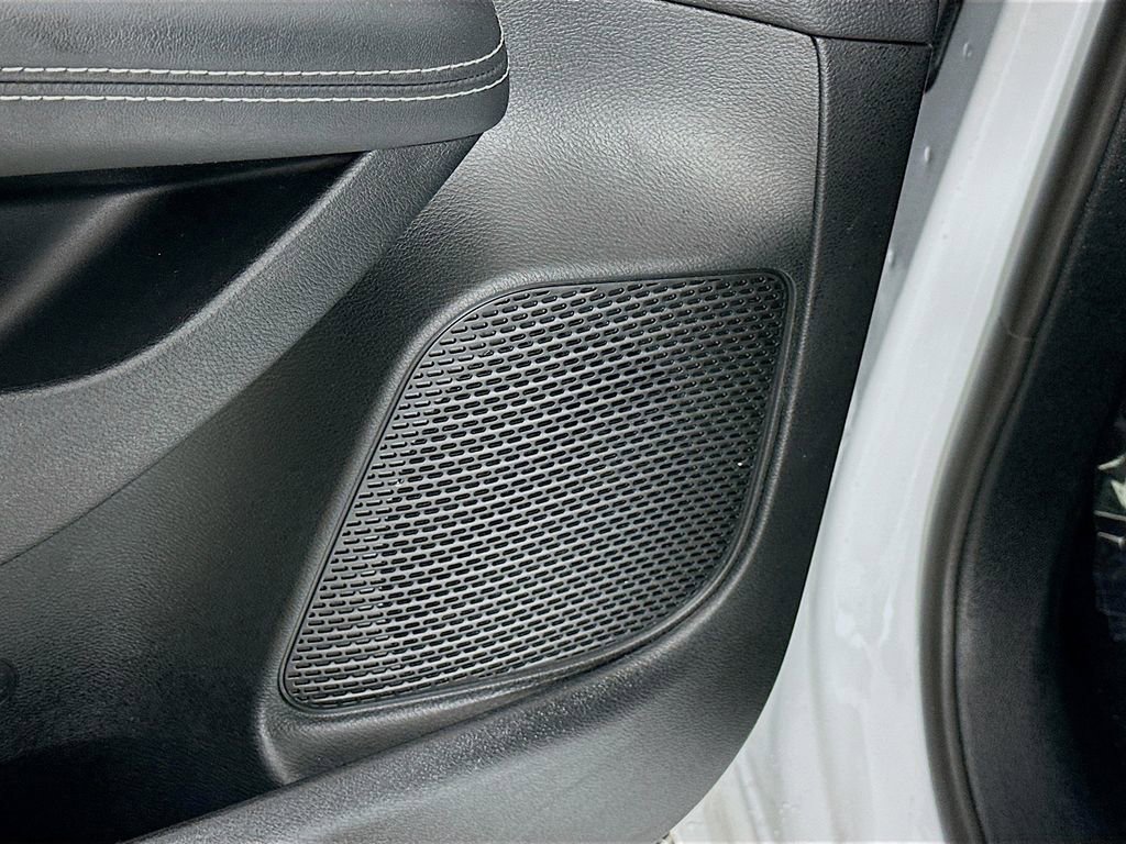 Certified 2025 Chrysler Pacifica Select image 28