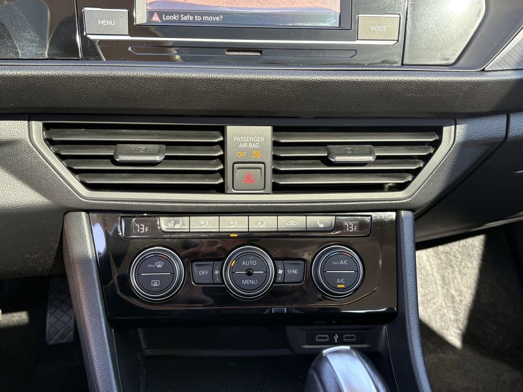 Used 2020 Volkswagen Jetta SE w/ SE Cold Weather Package image 19